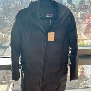 Patagonia woman’s Jackson glacier parka, black , medium